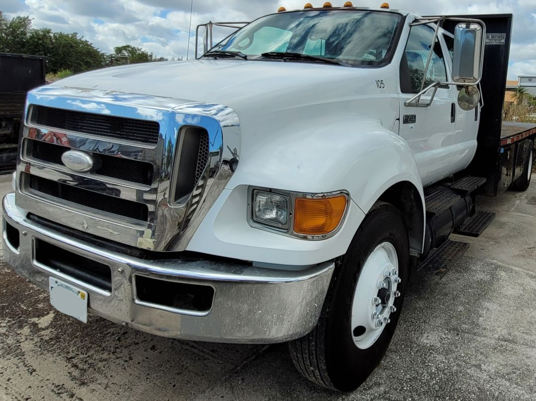 2008 FORD F750 - Image 2